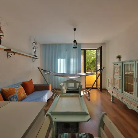 One Bedroom Apartment In The Heart Of Varna *